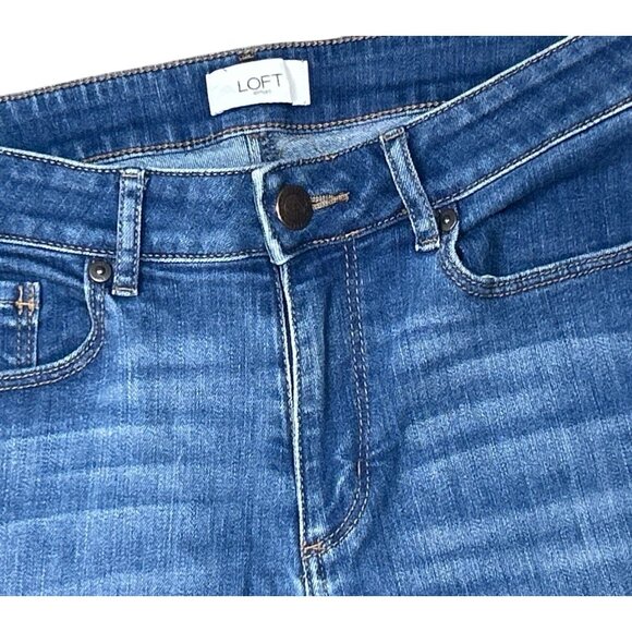 LOFT Outlet Mid-Rise Frayed Hem Curvy Skinny Jeans Size 6 - Picture 4 of 5